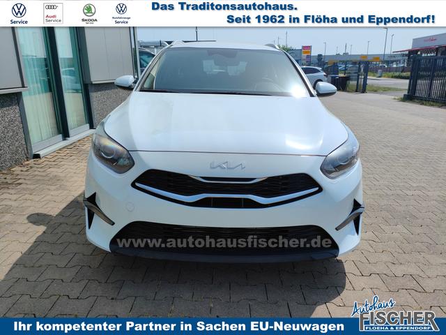 Kia Ceed Sportswagon Spin 1.5 T-GDI 140PS 7DCT AUTOMATIK, Weiß, 16" Alu, Klimaanlage, Winter-Paket, Navi 10,25", Parksensoren hinten, Rückfahrkamera, Tempomat, Dachreling, Lederlenkrad 