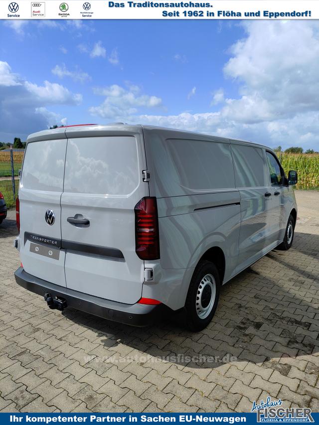 Volkswagen T7 Kastenwagen Basis 2.0 TDI 170PS AUTOMATIK LANG, Grau, HECKFLÜGELTÜREN, 2-Zonen-Klimautomatik, M-Lederlenkrad, Anhängerkupplung, Parksensoren vorn/hinten, Rückfahrkamera, Frontscheibe beheizbar, Ganzjahresreifen, Sitzpaket 46 (inkl. Sitzheizung), Reserverad, 70l Tank 