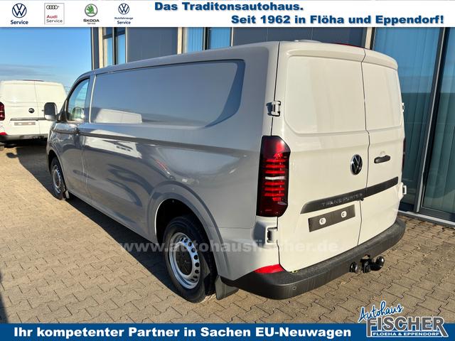 Volkswagen T7 Kastenwagen Basis 2.0 TDI 170PS AUTOMATIK LANG, Grau, HECKFLÜGELTÜREN, 2-Zonen-Klimautomatik, M-Lederlenkrad, Anhängerkupplung, Parksensoren vorn/hinten, Rückfahrkamera, Frontscheibe beheizbar, Ganzjahresreifen, Sitzpaket 46 (inkl. Sitzheizung), Reserverad, 70l Tank 