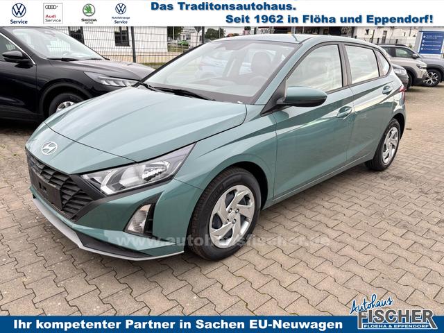 Hyundai i20 - Comfort 1.2i 79PS, MANGROVE-GREEN, 5 Jahre Garantie, NAVIGATION 10,25", Klima, Parksensoren hinten, Rückfahrkamera, Alarm, Lederlenkrad, Tempomat, Armlehne vorne, Reserverad, 4x elektr. Fensterheber, Fernlicht-Assistent