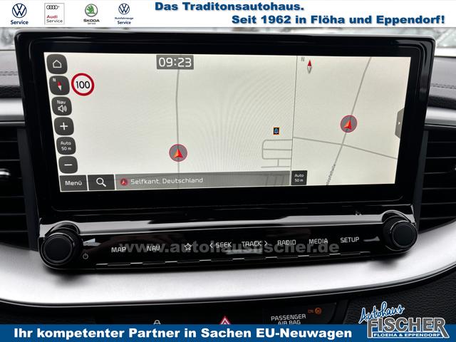 Kia Ceed Sportswagon Spin 1.5 T-GDI 140PS 7DCT AUTOMATIK, Weiß, 16" Alu, Klimaanlage, Winter-Paket, Navi 10,25", Parksensoren hinten, Rückfahrkamera, Tempomat, Dachreling, Lederlenkrad 