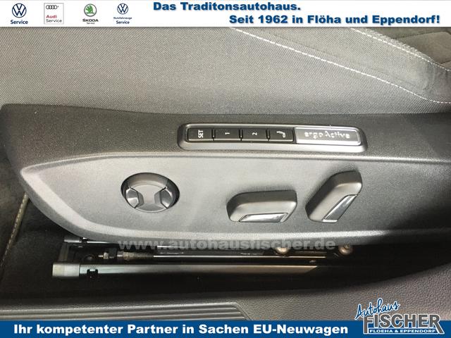 Volkswagen Golf Variant 1.5 eTSI DSG Style NAVI HUD PANO 