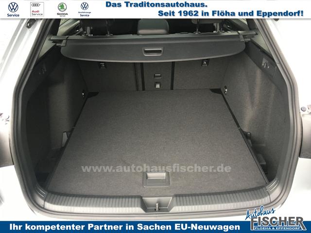 Volkswagen Golf Variant 1.5 eTSI DSG R-Line AHK Pano DCC Matrix Navi 