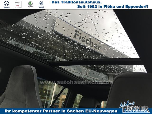 Volkswagen Golf Variant 1.5 eTSI DSG R-Line AHK Pano DCC Matrix Navi 