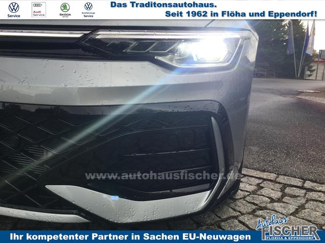 Volkswagen Golf Variant 1.5 eTSI DSG R-Line AHK Pano DCC Matrix Navi 
