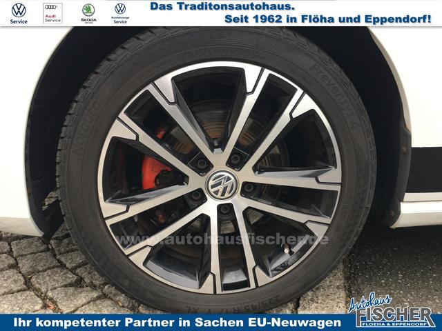 Volkswagen Golf 1.2 TSI Lounge Bi-Xenon SHZ GRA 