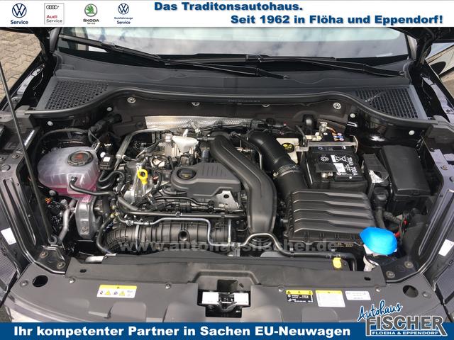 Skoda Karoq 1.5 TSI DSG Sportline AHK Canton AreaView Navi behWSS 