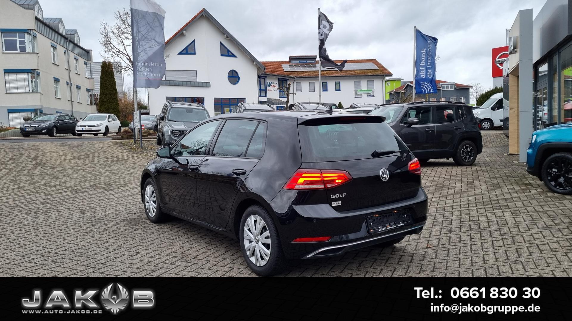 Volkswagen Golf BMT/Start-Stopp Comfortline LED+Totwinkel+ACC+BTH+SHZ -  günstig kaufen