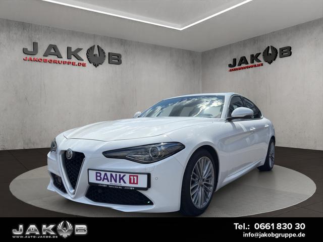 Alfa Romeo Giulia - Super +LED+Navi+BTH+Bi-Xenon