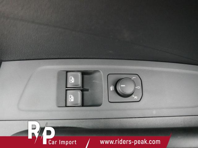 Skoda Fabia Selection 1.0 TSI *PDC-HI*LED*SHZ*NAVI-&Uuml;BER-SMARTLINK*KLIMA*BLUETOOTH 