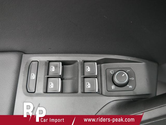 Seat Leon FR 2.0 TDI DSG*RFK*NAVI*TEMPOMAT*TRAVEL ASSIST* FULL LINK* KEYLESS-GO* 