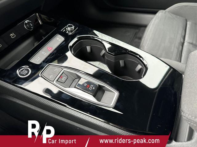 Audi / A5 Avant / / / / AHK+KAMERA+EL. HECKKL.+NAVI+SHZ+17 LM