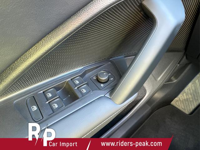 Volkswagen / Tiguan / Schwarz / / / DSG+NAVI+KAMERA+ACC+SHZ+LED+18'' ALU