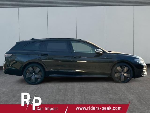 Volkswagen / Passat Variant / Schwarz / / / 4WD+AHK+PANO+HARMAN+19+BLACK STYLE