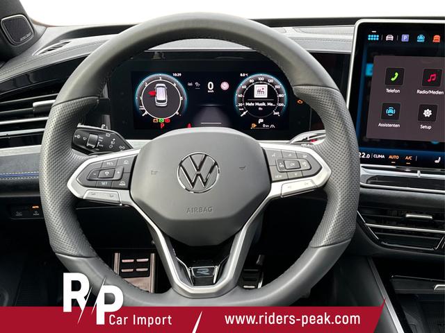 Volkswagen / Passat Variant / Grau / / / 4WD+AHK+PANO+HARMAN+19+BLACK STYLE