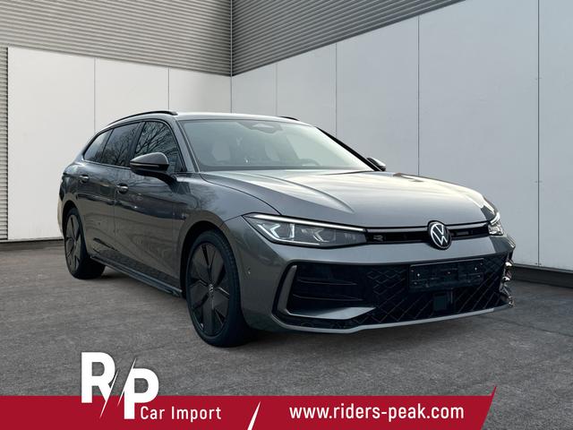 Volkswagen / Passat Variant / Grau / / / 4WD+AHK+PANO+HARMAN+19+BLACK STYLE