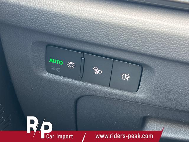 Skoda / Octavia Combi / Blau / / / PANO+NAVI+MATRIX+CANTON+19 LM+KAMERA