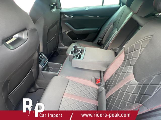 Skoda / Octavia Combi / Grau / / / PANO+NAVI+MATRIX+CANTON+19 LM+KAMERA