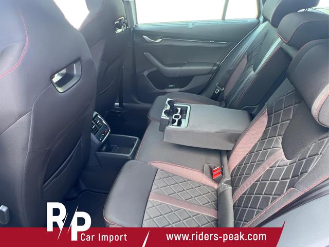 Skoda / Octavia Combi / Weiß / / / PANO+NAVI+MATRIX+CANTON+19 LM+KAMERA