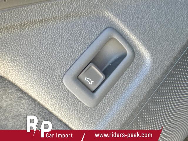 Volkswagen / Passat Variant / Schwarz / / / DSG+AHK+NAVI+MATRIX+MASSAGE+ACC+KAMERA