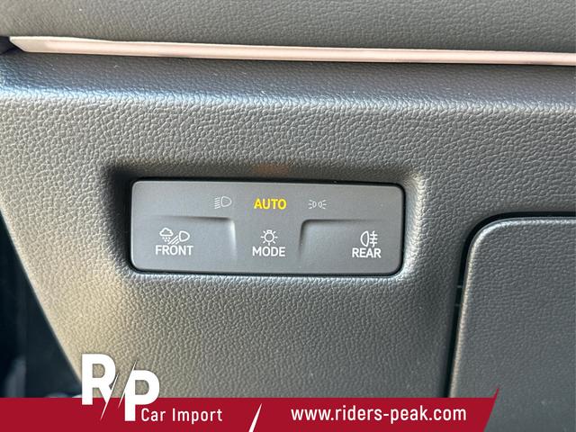 Volkswagen / Passat Variant / Schwarz / / / DSG+AHK+NAVI+MATRIX+MASSAGE+ACC+KAMERA