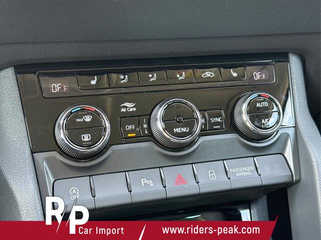 Skoda / Karoq / Grau / / / SHZ+ACC+KESSY+VICO+SMARTLINK+18'' ALU
