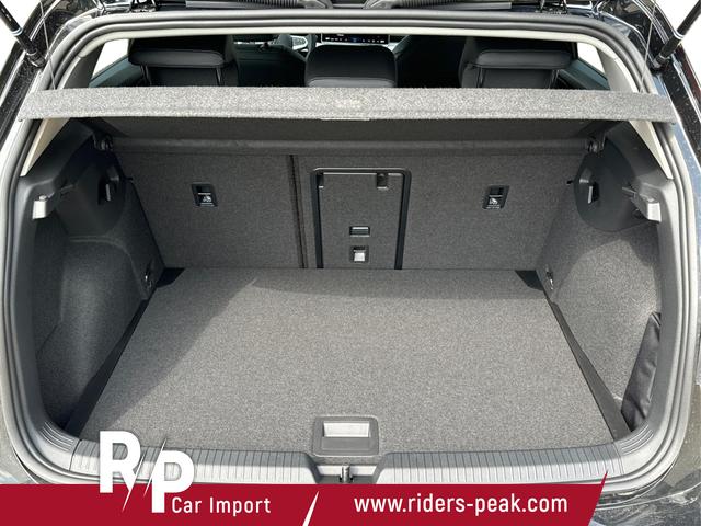 Volkswagen / Golf / Schwarz / / / KAMERA+18 ALU+ACC+LED+SHZ+KLIMA+KESSY+ARTVELOURS