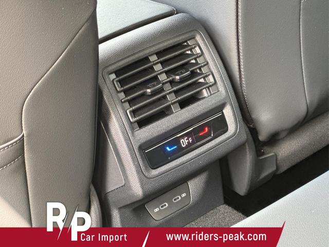 Volkswagen / Golf / Schwarz / / / KAMERA+18 ALU+ACC+LED+SHZ+KLIMA+KESSY+ARTVELOURS