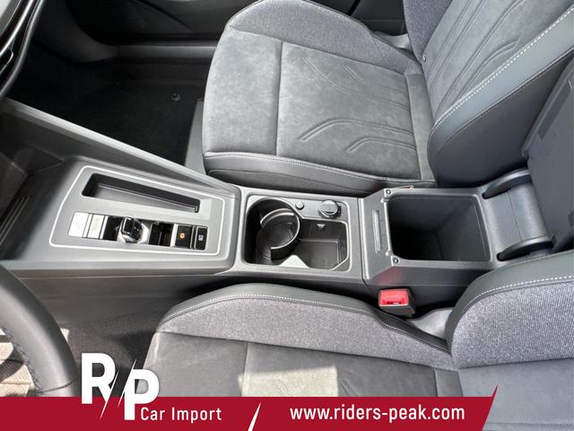 Volkswagen / Golf / Schwarz / / / KAMERA+18 ALU+ACC+LED+SHZ+KLIMA+KESSY+ARTVELOURS