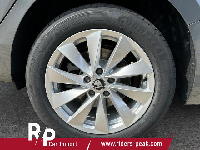 Skoda / Superb Combi / / / / DSG+4WD+NAVI+EL. HECKKL.+SHZ V+H