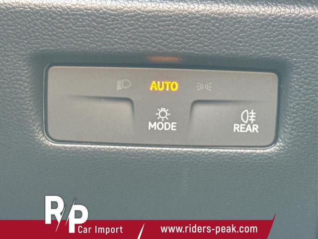 Skoda / Superb Combi / / / / DSG+4WD+NAVI+EL. HECKKL.+SHZ V+H
