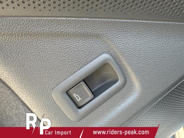 Skoda / Superb Combi / / / / DSG+4WD+NAVI+EL. HECKKL.+SHZ V+H