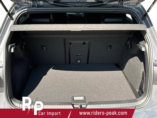 Volkswagen / Golf / Grau / / / PANO+KAMERA+ACC+LED-PLUS+18 ALU+SHZ+KESSY