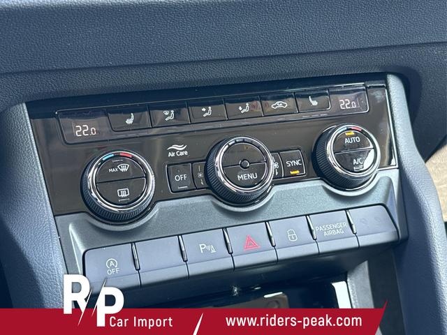 Skoda / Karoq / Silber / / / SHZ+ACC+KESSY+VICO+SMARTLINK+18'' ALU