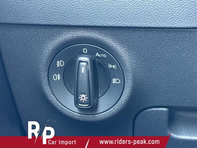 Skoda / Karoq / Silber / / / SHZ+ACC+KESSY+VICO+SMARTLINK+18'' ALU