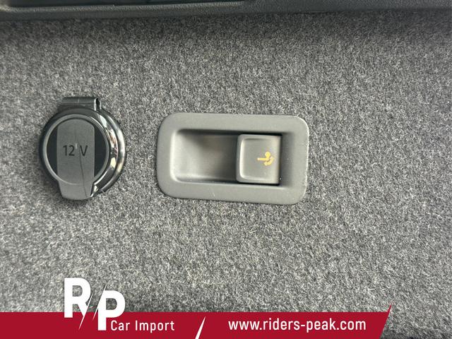 Skoda / Kodiaq / Silber / / / 4WD+DSG+NAVI+19'' ALU+ACC+KAMERA