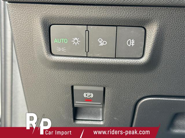Skoda / Kodiaq / Silber / / / 4WD+DSG+NAVI+19'' ALU+ACC+KAMERA