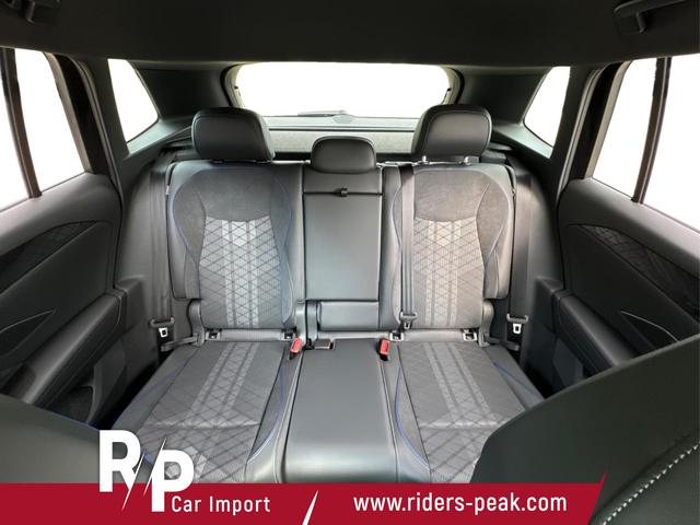 Volkswagen / Tiguan / Schwarz / / / DSG+HARMAN+20 ALU+MATRIX+MASSAGE+ACC+KAMERA