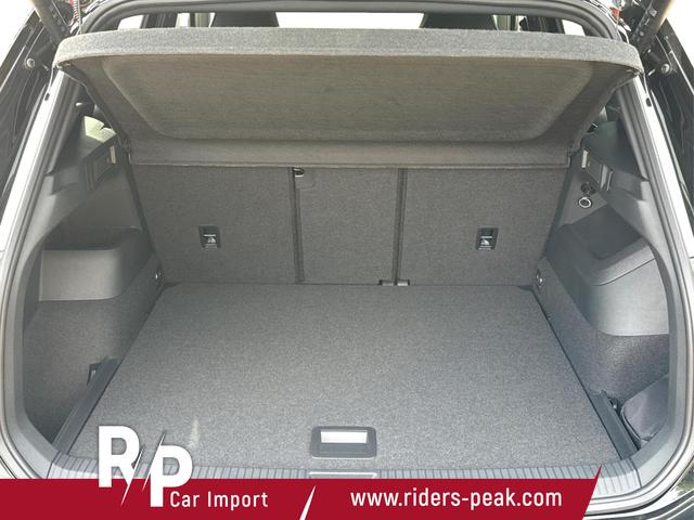 Volkswagen / Tiguan / Schwarz / / / DSG+HARMAN+20 ALU+MATRIX+MASSAGE+ACC+KAMERA