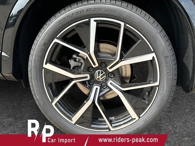 Volkswagen / Tiguan / Schwarz / / / DSG+HARMAN+20 ALU+MATRIX+MASSAGE+ACC+KAMERA