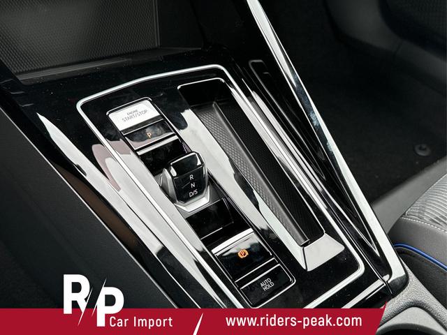 Volkswagen / Golf / Schwarz / / / 360° KAMERA+LED-PLUS+SHZ+ACC+18 ALU