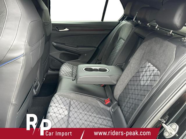 Volkswagen / Golf / Schwarz / / / 360° KAMERA+LED-PLUS+SHZ+ACC+18 ALU