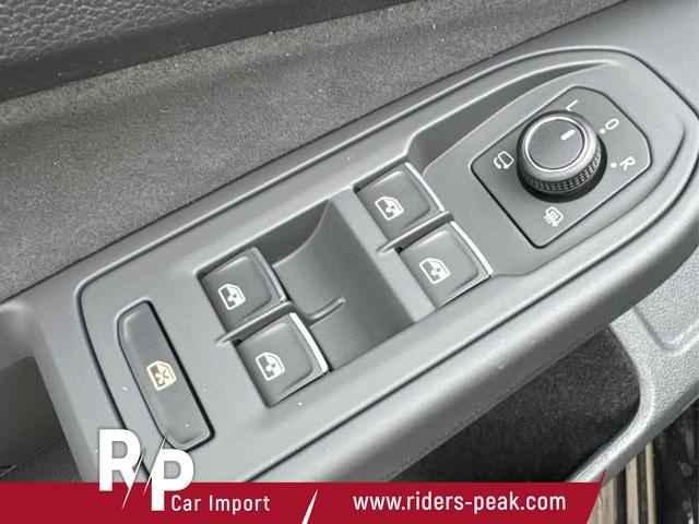 Volkswagen / Golf / Schwarz / / / 360° KAMERA+LED-PLUS+SHZ+ACC+18 ALU
