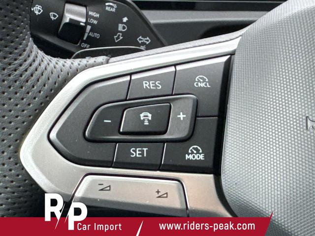 Volkswagen / Tiguan / Grün / / / DSG+AHK+HUD+NAVI+MATRIX+EL. HECK.+20 ALU