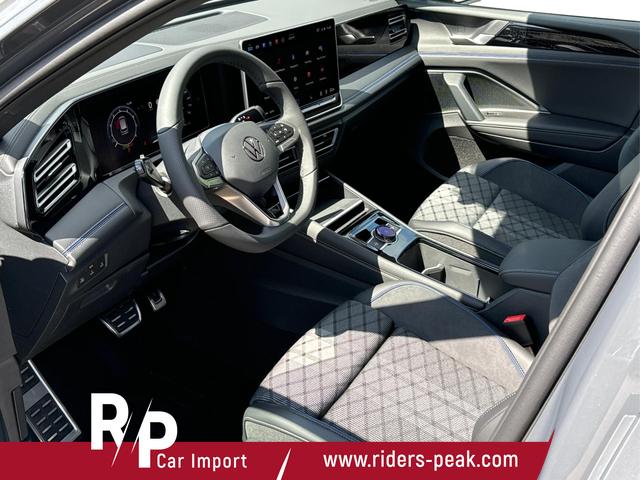 Volkswagen / Tiguan / Grau / / / DSG+AHK+HUD+NAVI+MATRIX+EL. HECK.+20 ALU