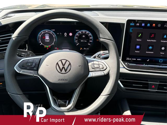 Volkswagen / Tiguan / Grau / / / DSG+AHK+HUD+NAVI+MATRIX+EL. HECK.+20 ALU