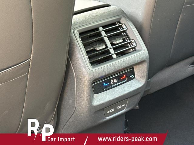 Volkswagen / Tiguan / Grau / / / DSG+AHK+HUD+NAVI+MATRIX+EL. HECK.+20 ALU