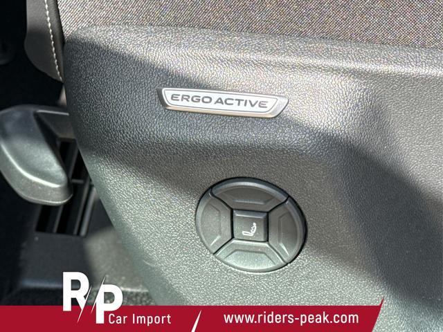 Volkswagen / Tiguan / Grau / / / DSG+AHK+HUD+NAVI+MATRIX+EL. HECK.+20 ALU