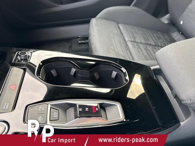 Audi / A5 Avant / / / / *SOFORT* quattro S-Line TECH PLUS+AHK+19ALU+MATRIX+360 KAMERA