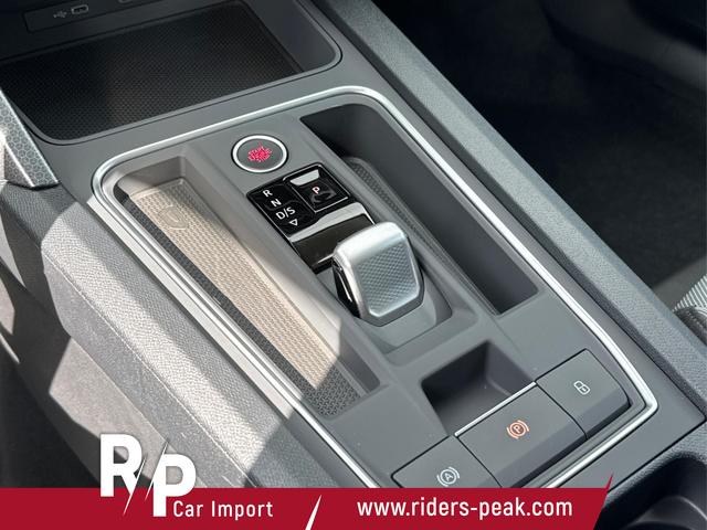 Seat / Leon Sportstourer / Blau / / / DSG+KAMERA+ACC+SHZ+KLIMA+FULLLINK+LED